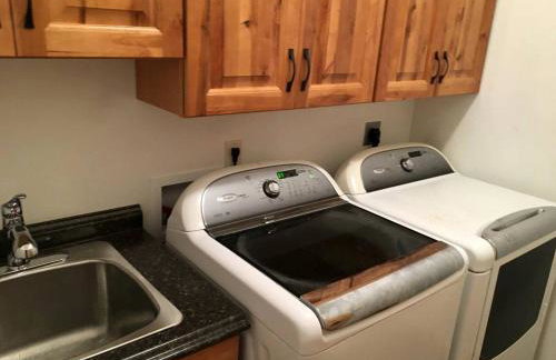 Spacious and Secluded Cabin Rental on Devils Lake in North Dakota - Foto 6