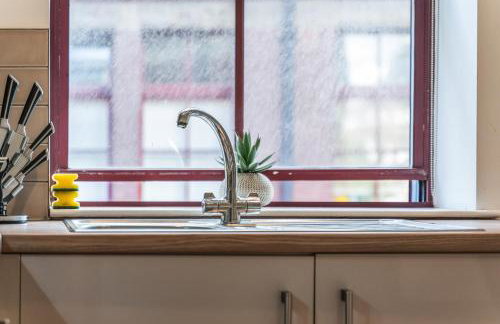 Leeds Stylish City Flat - Sleeps 8 - 2 mins to City Centre - Foto 7