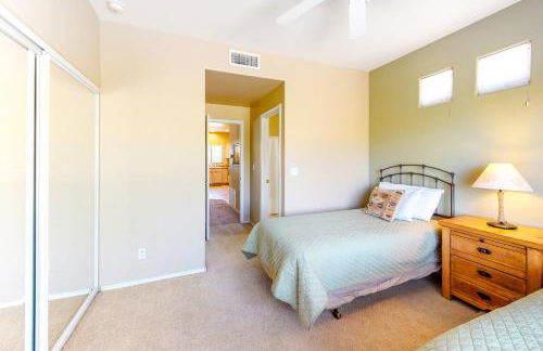 Dog-friendly condo with high-speed WiFi, heated outdoor pool & hot tub - Foto 16