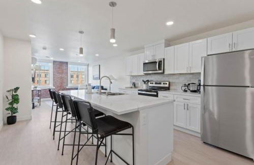 Roav Stays - J and K on Main Luxury Apartment 405 - Foto 4