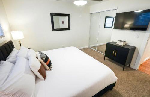 Game Night Downtown - BSU - Slots - Over 100 Games - Foto 40