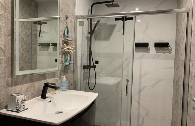 Funchal Apt- Sleeps 2 - Pool & Parking - Madeira - Foto 15