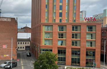 Large 2 bedroom 2 bathroom x6 person city center apartment with free underground parking - Foto 20