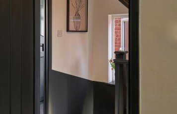 Beautiful 4 Bedroom - Close to QE Hospital & Uni - Photo 23