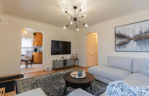 4 Bedroom 2 and a half bath that Sleeps 8 Near it all Ford Telegraph - Foto 12