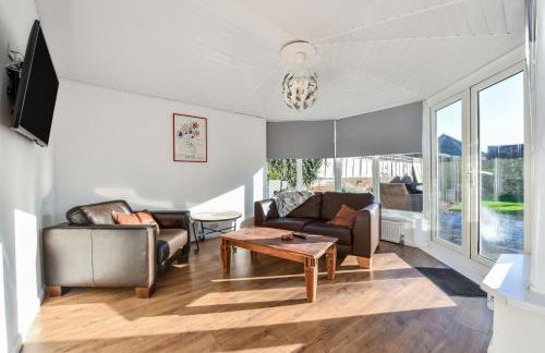 High Tide, East Wittering - Photo 9