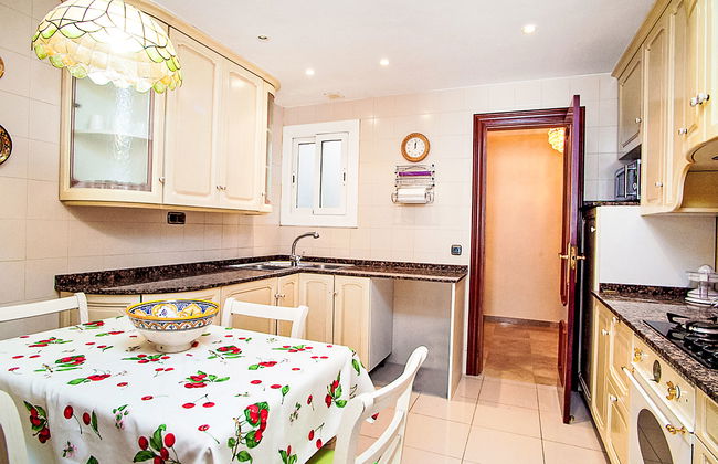 3 bedroom Apartment in Barcelona - Photo 4