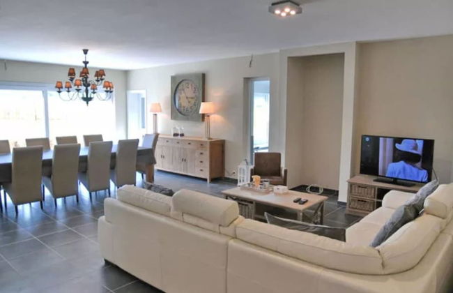 Holiday Home in Somme-leuze With Pool & Sauna - Foto 9