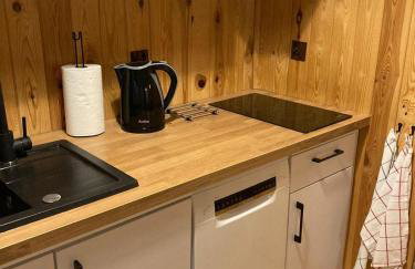 Uroczy drewniany domek w Charzykowach - Foto 7