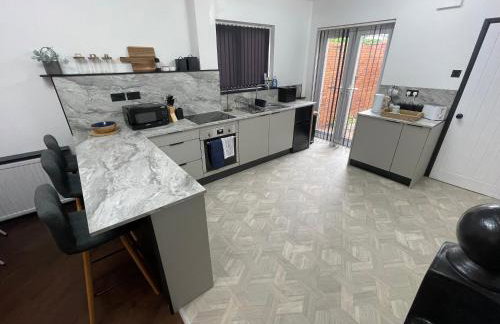 Slick Space for a Standish Stay - Photo 6