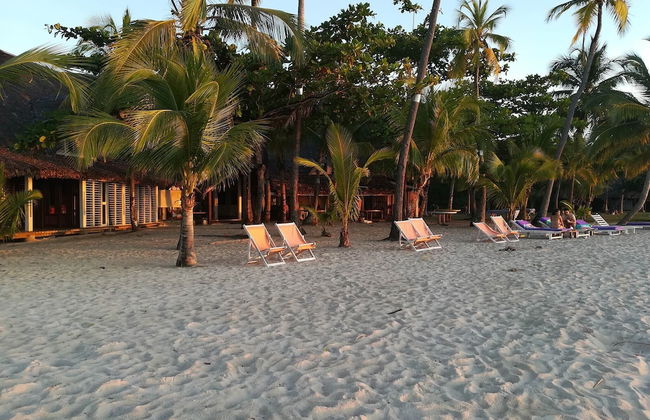 Have a Relaxing Vacation Right on the Beach Enjoying the Locations Amenities - Foto 18