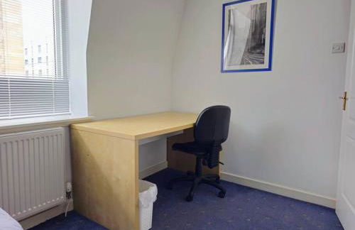 2 Bedroom Modern stylish Apt in Glasgow City Centre - Photo 11