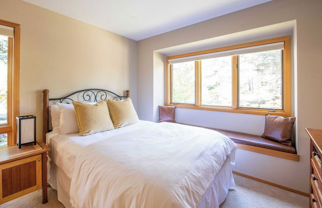 Sunriver by Avantstay Cozy Mountain Home w/ Indoor Pool and Hot Tub - Foto 21