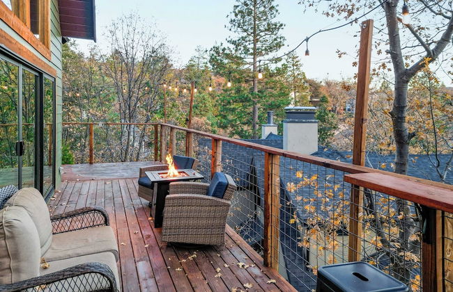 Legacy Lodge by Avantstay Upper-level Retreat Deck, Hot Tub - Foto 21