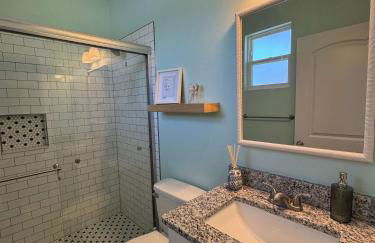 The Orange Blossom Suite Near UF Shands D-town - Photo 29