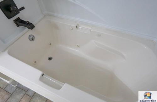 3BR Condo with Lake View - Trout Fishing - Playground - 2 Pools - Stairs Required - FREE TICKETS INCLUDED - PR69-9 - Foto 41