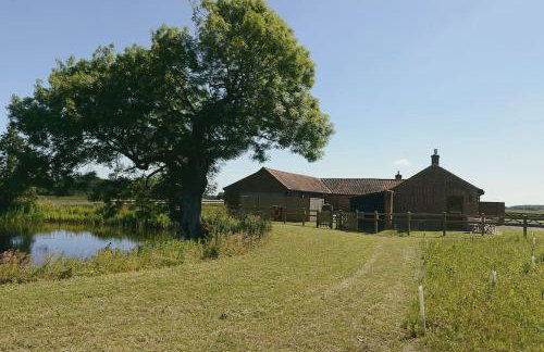 Wood Farm Stables - Sleeps 6-8 - Photo 40
