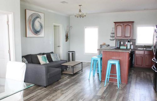 Beach Getaway at 2 Pelicans Walk to the Water - Foto 40