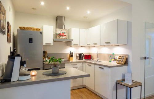 MiCasa OL - Deluxe Apartment mit Stil - Carport Stellplatz - Küche - WLAN - 3,7 KW Steckdose für E Auto - Terrasse - Photo 25