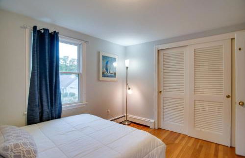 Deck and Grill, Walk to Beaches! Falmouth Retreat - Foto 20