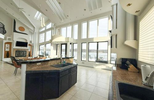 Crystal Palm Lakefront Luxury Home 6 Bed and 5 Bath - Foto 64