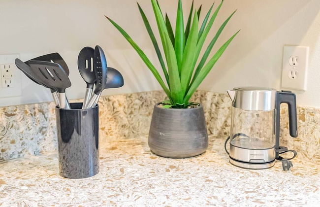 Elegant Country Retreat With Serene Patio Haven - Foto 14