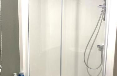 BAF Luxury Stays - Billing Aquadrome - Caravan Sleeps 8 - Photo 33