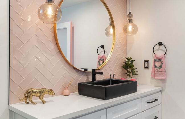 The Beverly - Photo 32