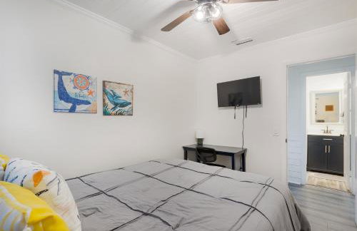 Beachside Bliss - Breakfast, Walk to Schooners, Sleeps 15, Fenced Privacy - Foto 29