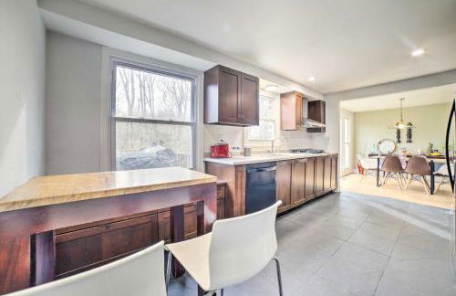 15 Mi to Pittsburgh WFH-Friendly Home with Deck - Foto 14