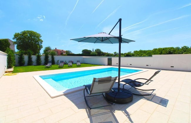 Elegant Villa With Private Pool in Bale - Foto 26