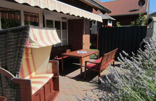 Ferienhaus Kleiner Leuchtturm -Backbord mit Garten und Terrasse - Foto 1