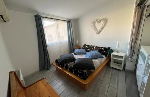 Logement Cosy 40 m2 Coeur historique de Lunel - Foto 8