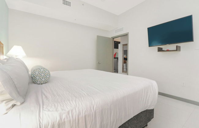 Roami at Habitat Brickell - Photo 61