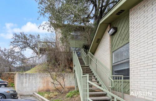 Walk to Zilker Patio w a View Elevated Balcony - Photo 31