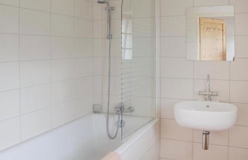 1 Bedroom Gorgeous Home In Tregunc - Foto 12