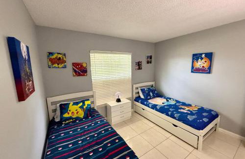 Grand Deluxe Pines 3BR Pool Home near Disney - Foto 19