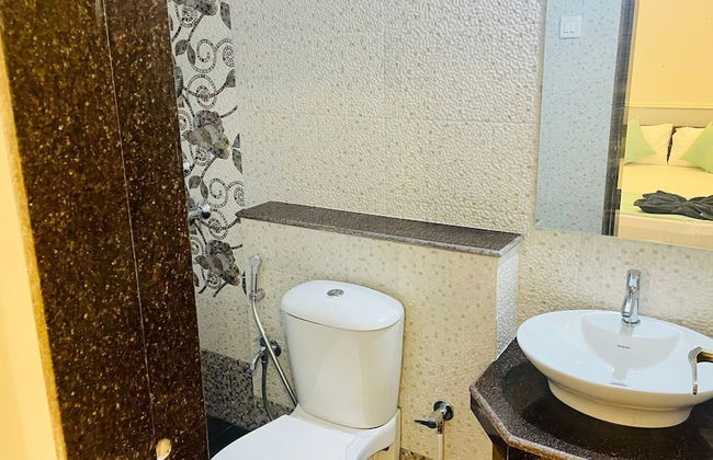 Monarch suites - Photo 33