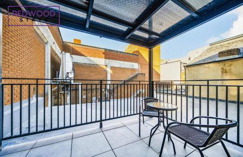 Brand New Town Center, Free Fast WiFi, Balcony By Redwood Stays - Foto 5