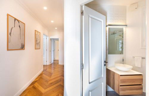 Majestic 4BR/4BATH apartment in Sagrada Familia area - Photo 43