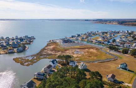 Robert's Retreat - Brand new home w/ gorgeous water views! - Foto 12