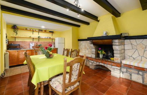 4 Bedroom Stunning Home In Jurani - Foto 6