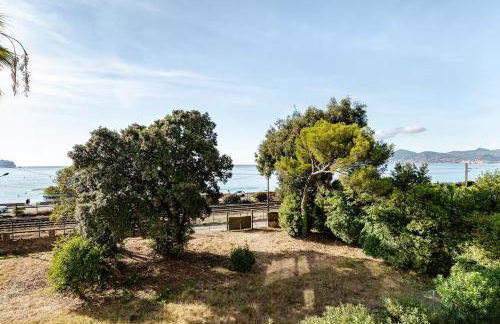 Luxury Apartment with Sea View and Private Beach Access - Photo 21