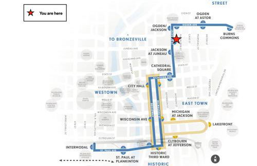 Chic East Side 1BR Apt with Balcony, Pool, and Gym - Foto 53