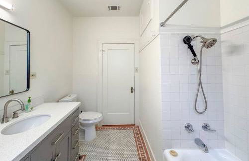 New Comfy Bungalow on Washington-Dedicated Office - Photo 10