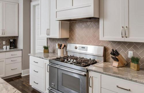 Minutes to Downtown Huge Outdoor Deck HOT TUB - Foto 13