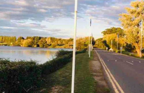 2Bedroom Comfy & Cosy family loving Home - Foto 53