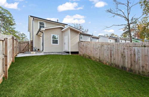 Stylishly Restored Townhome - Convenient access - Foto 18