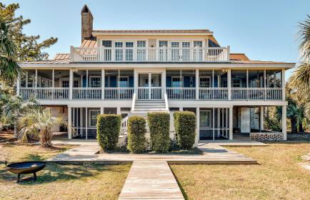 Relax and Enjoy the Spectacular Views in this Picturesque Home home - Foto 29