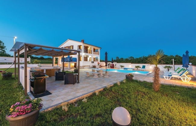 Family home with hydromassage pool & fun activities - Foto 26